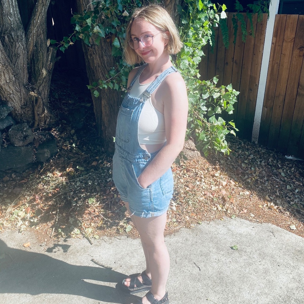 GAP Light Wash Short Overalls Women's Size Small